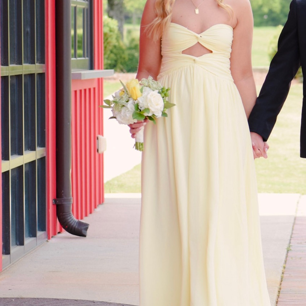 yellow prom/formal dress